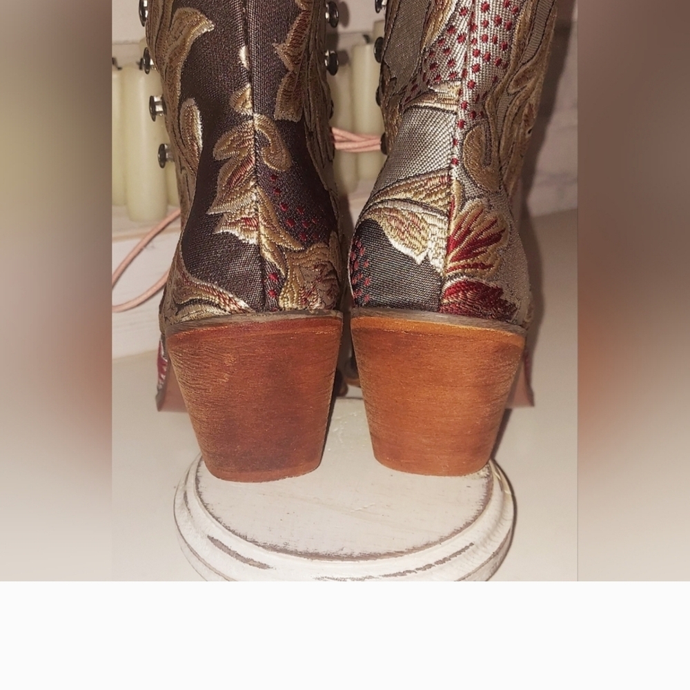 Floral Embroidered Women's Boots Booties Size 8.5 - Picture 4 of 6